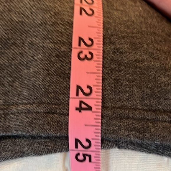 Hem & Thread Women’s Navy And Cream Sweatshirt Size Large NWT - Picture 9 of 11